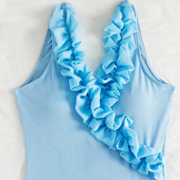 🆕️♡♡ RUFFLE ONEPIECE | Rib Appliques Ruffle Neckline Built In Bra M - Picture 3 of 7